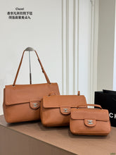 Load image into Gallery viewer, CC1513 Chanel New Shoulder Bag / L:36×24 cm M:28×18 cm S:21×12cm
