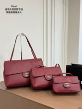 Load image into Gallery viewer, CC1513 Chanel New Shoulder Bag / L:36×24 cm M:28×18 cm S:21×12cm
