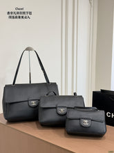 Load image into Gallery viewer, CC1513 Chanel New Shoulder Bag / L:36×24 cm M:28×18 cm S:21×12cm

