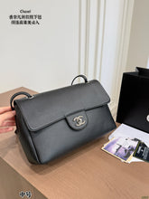 Load image into Gallery viewer, CC1513 Chanel New Shoulder Bag / L:36×24 cm M:28×18 cm S:21×12cm
