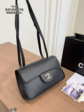 Load image into Gallery viewer, CC1513 Chanel New Shoulder Bag / L:36×24 cm M:28×18 cm S:21×12cm
