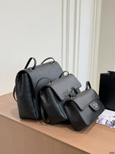 Load image into Gallery viewer, CC1513 Chanel New Shoulder Bag / L:36×24 cm M:28×18 cm S:21×12cm
