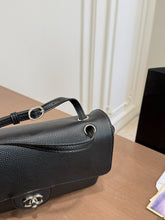 Load image into Gallery viewer, CC1513 Chanel New Shoulder Bag / L:36×24 cm M:28×18 cm S:21×12cm
