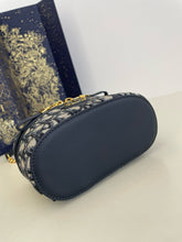 Load image into Gallery viewer, DR396 30 Montaigne Mini Vanity Case / 6.5x3x3.5inches / HIGHEST QUALITY VERSION
