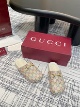 Load image into Gallery viewer, SE1635 Women&#39;s GUCCI Slipper with Crystal / Size5-9
