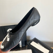 Load image into Gallery viewer, SE1638 Chanel Ballet Flats / Size5-11
