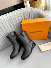 Load image into Gallery viewer, SE1763 LV Ankle Boots / 2.5cm Heel / Sizes 5–11
