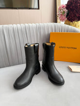 Load image into Gallery viewer, SE1763 LV Ankle Boots / 2.5cm Heel / Sizes 5–11
