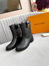 Load image into Gallery viewer, SE1764 LV Ankle Boots / 2.5cm Heel / Sizes 5–11
