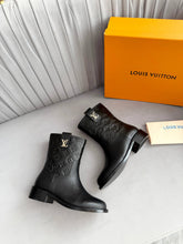 Load image into Gallery viewer, SE1764 LV Ankle Boots / 2.5cm Heel / Sizes 5–11
