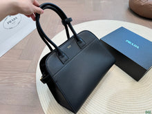 Load image into Gallery viewer, PD304 Leather top-handle Bag / 12.6x9x5.9inch
