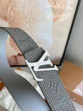 Load image into Gallery viewer, BL253  LV Taurillon 40mm Reversible Belt
