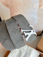Load image into Gallery viewer, BL253  LV Taurillon 40mm Reversible Belt
