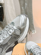 Load image into Gallery viewer, SE1639 LV Olympia Sneaker / Size5-10
