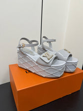 Load image into Gallery viewer, SE1578 Shake Wedge Sandal / Size5-11
