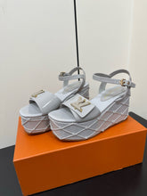 Load image into Gallery viewer, SE1578 Shake Wedge Sandal / Size5-11
