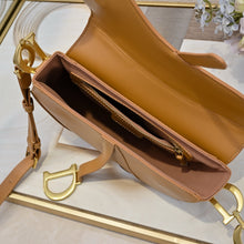 Load image into Gallery viewer, DR554 Medium Soft Saddle Bag with Strap /  9.5x8x3inches
