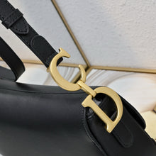Load image into Gallery viewer, DR555 Medium Soft Saddle Bag with Strap /  9.5x8x3inches
