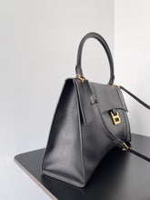 Load image into Gallery viewer, BCG059 Women&#39;s Hourglass Soft Medium Handbag / 15.3x9.8x5.9inch / HIGHEST QUALITY VERSION
