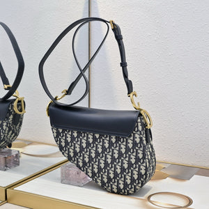 DR557 Medium Soft Saddle Bag with Strap /  9.5x8x3inches