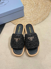 Load image into Gallery viewer, SE1384 PD Crochet Flatform Slides / Size5-10
