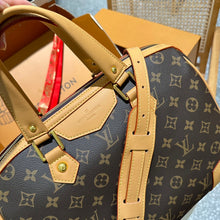 Load image into Gallery viewer, LB872 Monogram Handbag / 13x9.8x5.1inch
