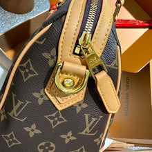 Load image into Gallery viewer, LB872 Monogram Handbag / 13x9.8x5.1inch
