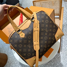 Load image into Gallery viewer, LB872 Monogram Handbag / 13x9.8x5.1inch
