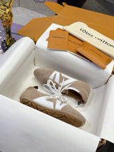 Load image into Gallery viewer, SE1643 LV Sneakerina / Size5-11
