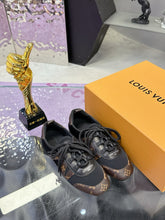 Load image into Gallery viewer, SE1645 LV Sneakerina / Size5-11
