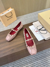 Load image into Gallery viewer, SE1776 Valentino Ballet Flats / Sizes 5–11
