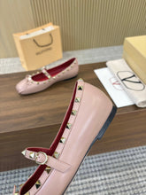 Load image into Gallery viewer, SE1776 Valentino Ballet Flats / Sizes 5–11
