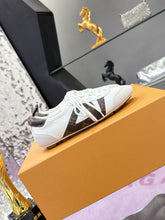 Load image into Gallery viewer, SE1646 LV Sneakerina / Size5-11
