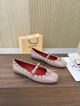 Load image into Gallery viewer, SE1776 Valentino Ballet Flats / Sizes 5–11

