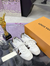 Load image into Gallery viewer, SE1646 LV Sneakerina / Size5-11
