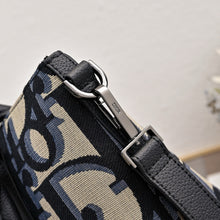 Load image into Gallery viewer, DR524 Weekender 25 / 12 x 7 x 4.5 inches
