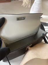 Load image into Gallery viewer, HM218 Hermes Kelly Mini / HIGHEST QUALITY VERSION  / 22 × 13 × 7 cm
