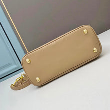 Load image into Gallery viewer, PD247 Small/Medium Prada Galleria Saffiano leather bag
