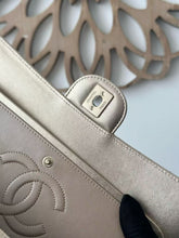 Load image into Gallery viewer, CC1091 Classic Handbag / HIGHEST QUALITY VERSION / 6 × 9.9 × 2.5 in
