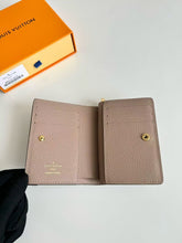 Load image into Gallery viewer, LB1143 Cléa Wallet / HIGHEST QUALITY VERSION / 4.3 x 3.3 x 1.4 inches
