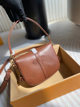 Load image into Gallery viewer, LB888 Saumur BB / HIGHEST QUALITY VERSION / 7.9 x 6.3 x 3 inches
