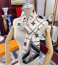 Load image into Gallery viewer, CLTH250 LB Croisillon Square Scarves
