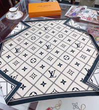 Load image into Gallery viewer, CLTH250 LB Croisillon Square Scarves
