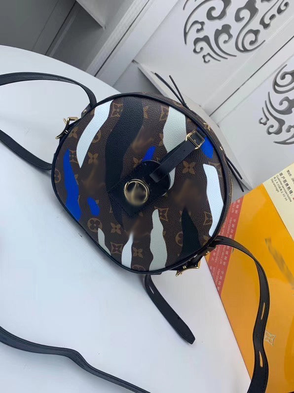 LB124  7.9X8.9X3.2inch