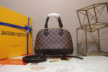 Load image into Gallery viewer, LB072   9.25x6.89x4.53
