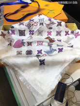 Load image into Gallery viewer, CLTH006 140x140cm  100%Silk
