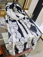 Load image into Gallery viewer, CLTH012 70%wool，30%Pure Silk 100x200
