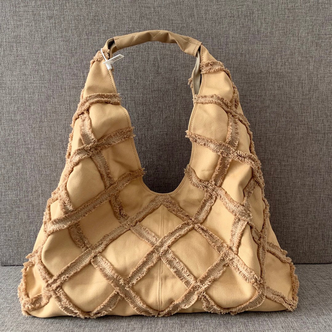 CC136  15x18.5x4inch