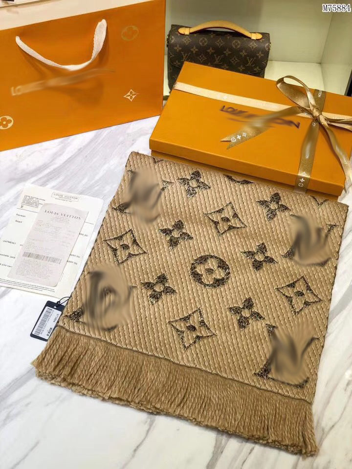 CLTH024 94%wool,4% Pure Silk,3%Dacron175x30x30cm