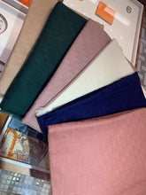 Load image into Gallery viewer, CLTH038 100%wool 110x200cm
